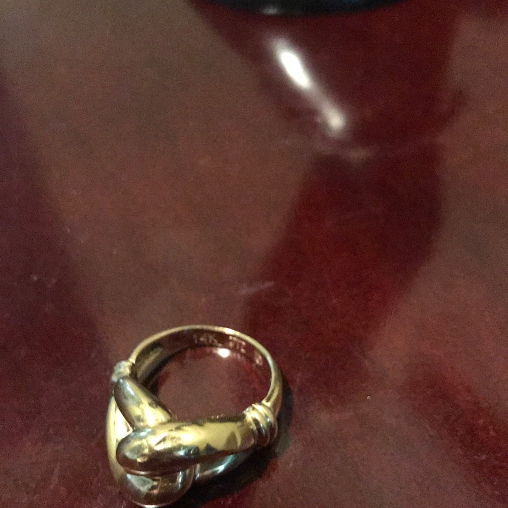 Hammered gold vintage knot ring size 7
